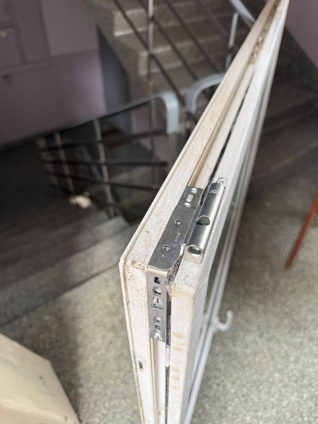Installed reinforced hinge mounted in the sash hardware groove